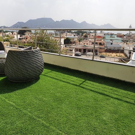 Jw Cruise Hotell Ajmer Exteriör bild