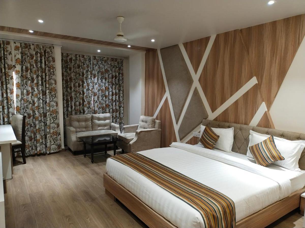 Jw Cruise Hotell Ajmer Exteriör bild