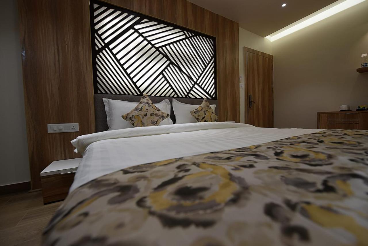 Jw Cruise Hotell Ajmer Exteriör bild