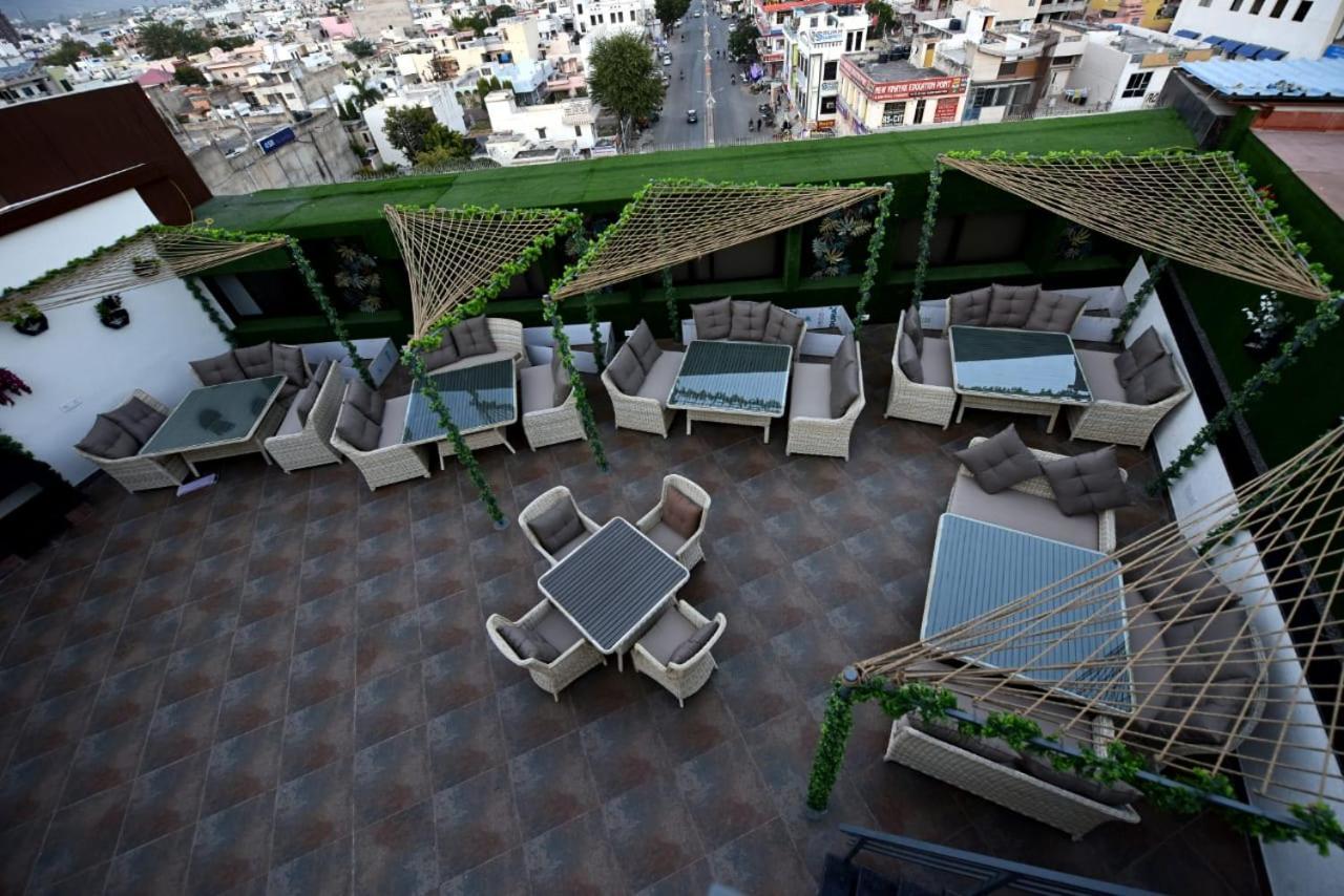 Jw Cruise Hotell Ajmer Exteriör bild