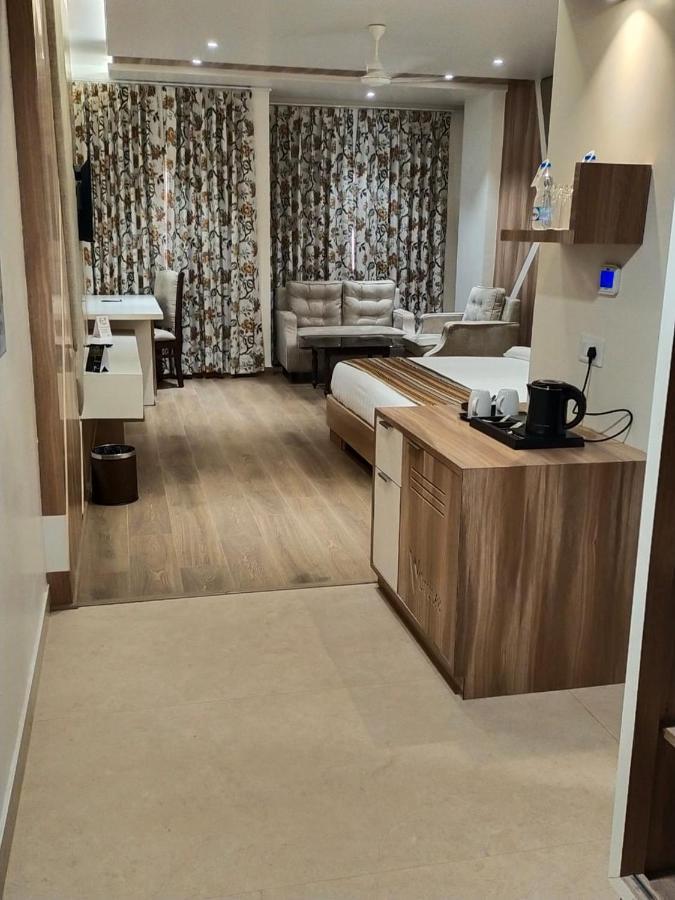 Jw Cruise Hotell Ajmer Exteriör bild